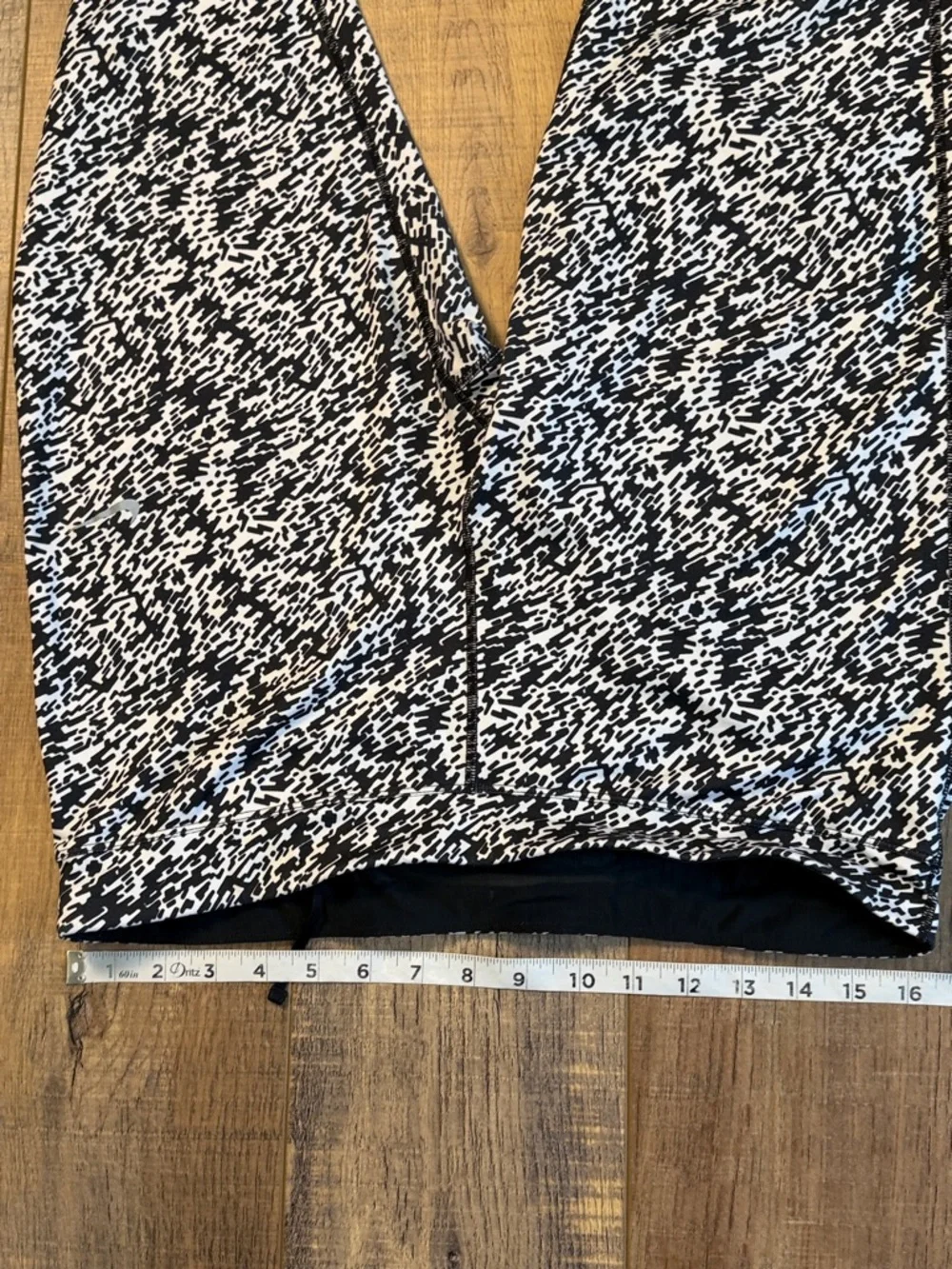 Nike Pronto Essential Running Cropped Leggings Black & White Pattern Size XL